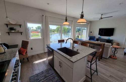 Mid Island House | Indian Bayou Lake House 2 - Lakeside Oasis