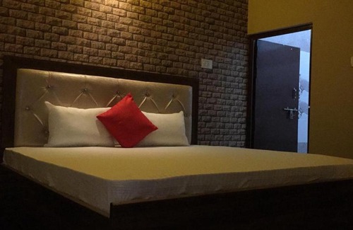 Taj Ganj Bed & Breakfast | Indiana Homestay