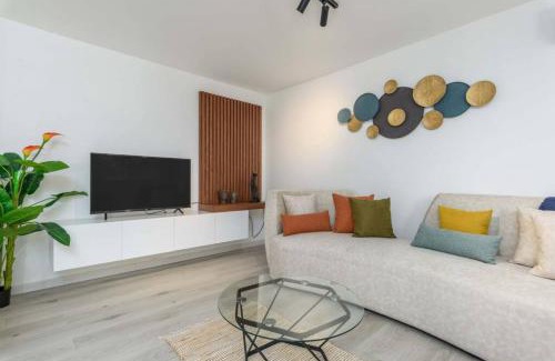 Aamchit Apartment | Indigo - Duplex 1-BR Apt with Terrace & Garden in Batroun