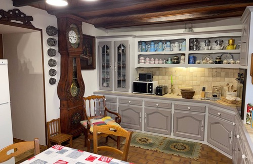 Cercles House | Individual countryside house in a small village