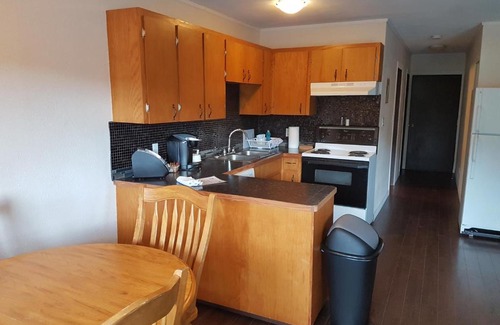 Blarchmont Apartment | INDOOR COMFORT IN AN OUTDOOR PARADISE Sleeps 4- 5 Min to Golf & Ski