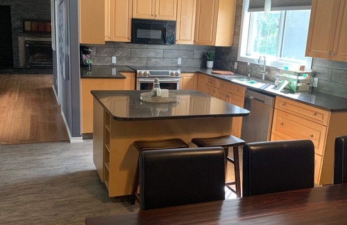 Sherwood Park House | Indoor garden, Acreage