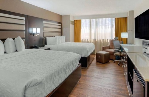 Baymeadows House | Indulge in Home Like Comfort! 4 Family-friendly Units, Onsite Pool, Free Parking