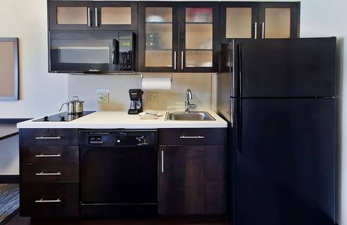 Clearwater Hotel | Indulge in Home Like Comfort! Free Parking, Outdoor Pool, Near Freedom Lake Park