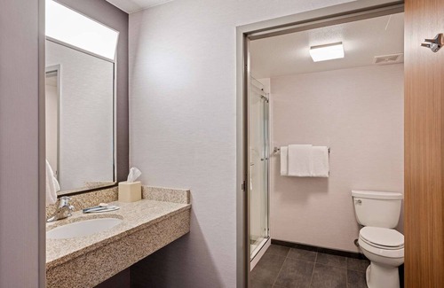 San Ramon Hotel | Indulge in Home Like Comfort! Spacious 1BR Suite, Pet-friendly, Free Parking!