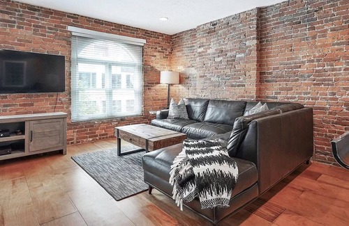 Short North Condo | Industrial Short North Condo