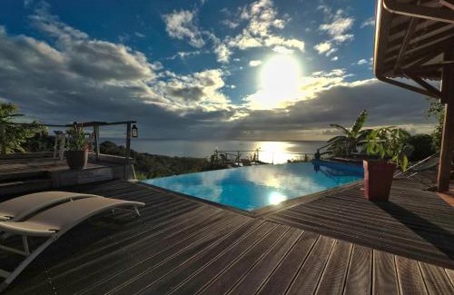 Bouillante House | Infiniti Blue