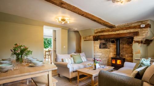 Charlbury House | Inglenook Cottage