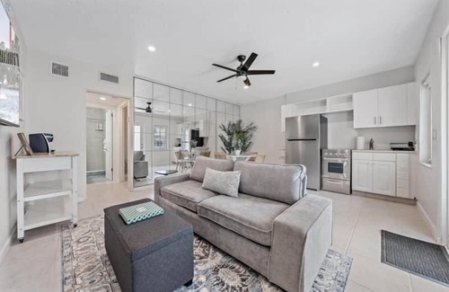 Palm Beach Shores Apartment | INLET PALM BEACHES
