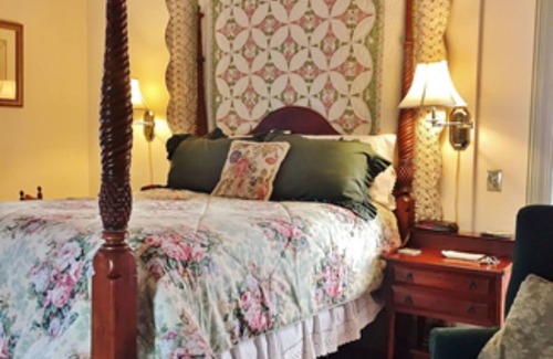 Chesapeake City Bed & Breakfast | Inn At The Canal Bed & Breakfast
