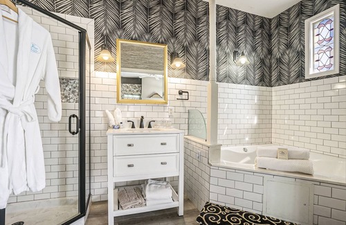 South Haven Bed & Breakfast | Inn At the Park