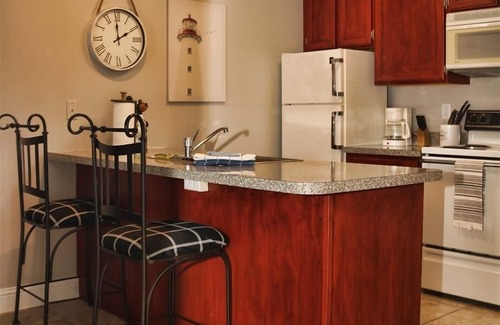 Harbor Village Condo | Inn Building Condo #111 | Pool, Hot Tub, & Tennis