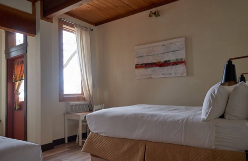 Winthrop House | inn in the heart of Winthrop with AC and WiFi and local hot spot Jupiter below.