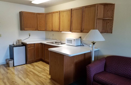 Friendship Hotel | Inn of the Pines