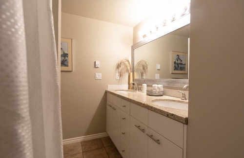 North Oyster Apartment | Inn of the Sea Beachfront Vacation Condo