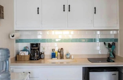 Ocean Pines Apartment | Inn of Turville Cottage, Sleeps 4, Waterfront