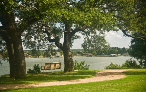 Granbury Hotel | Inn on Lake Granbury a Boutique Hotel