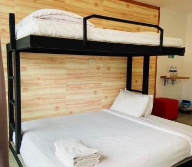 San Sai Hotel | innbox Chiangmai Hotel