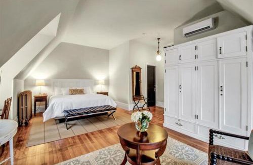 Buffalo Hotel | InnBuffalo Off Elmwood