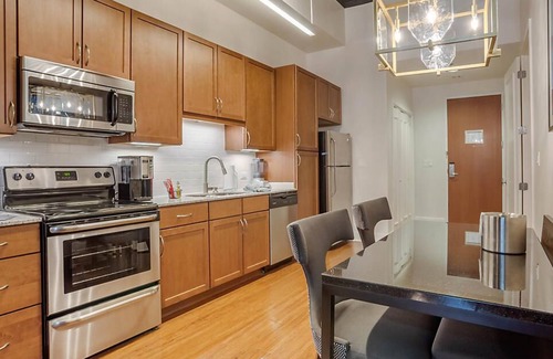Central Business District Hotel | Innovative Décor in heart of Theater District!