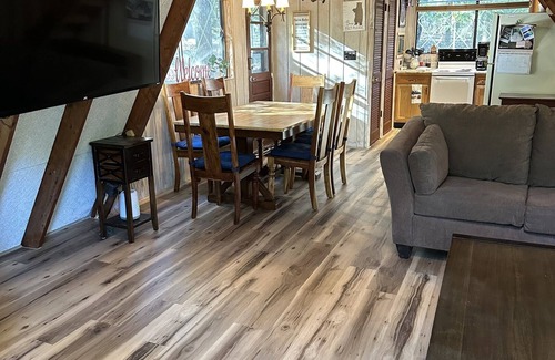 Innsbrook Ski Chalet | Innsbrook lakefront A-Frame, kayaking, paddle boarding and more