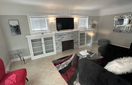 San Bernardino House | Insta-Worthy! Just Remodeled! Private Home! Luxurious & Brand New