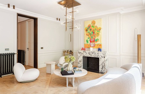 Faubourg-du-Roule House | Insta-Worthy Parisian 4BR Apt | Eiffel Tower Vibes