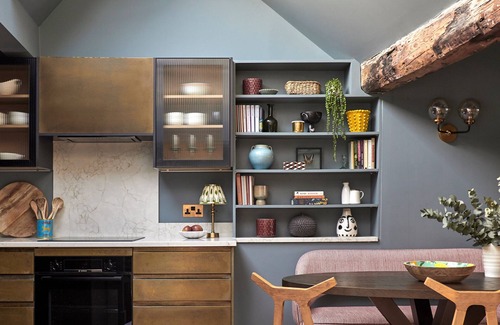 Chinatown House | Interior designed townhouse with A/C in the heart of vibrant Covent Garden