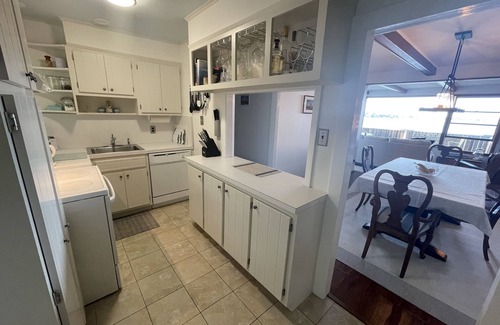 Shelter Island Heights House | Intimate Island Getaway with Stunning 180˚ Waterfront Views