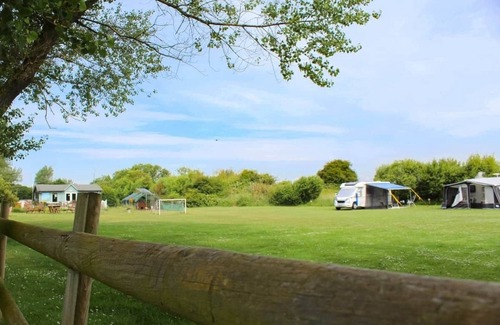 New Romney House | Introducing the Willerby Expression, a premium 3-bedroom caravan designed for comfort and style.