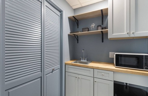 Off Broadway Apartment | Inviting 1BR Suite with Parking!
