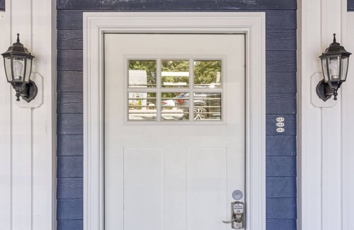 Off Broadway Apartment | Inviting 1BR Suite with Parking!