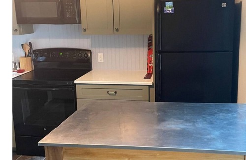 Warren Ski Chalet | Inviting 2-bedroom chalet with views in Warren - Perfect for a cozy getaway