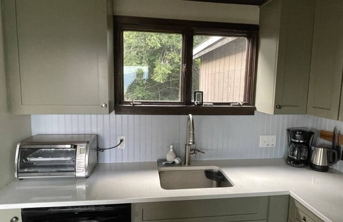 Warren Ski Chalet | Inviting 2-bedroom chalet with views in Warren - Perfect for a cozy getaway