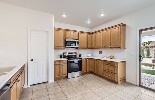 Casa Del Rey at Camino a Lago House | Inviting, Clean & Cozy Retreat: Relax & Refresh in the Hot Tub or Play Sports!