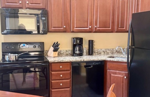 Francestown House | Inviting Condo w Hot Tub & Fireplace