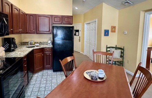 Francestown House | Inviting Condo w Hot Tub & Fireplace