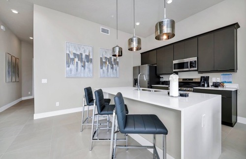 Reunion Condo | Inviting Condo with Pool Table near Disney with Resort & Waterpark Access -.