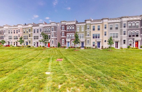 Frederick House | Inviting Home - Kitchen & Patio
