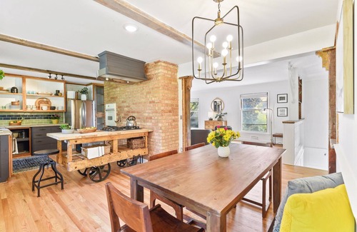 Edina House | Inviting Home near park and lake