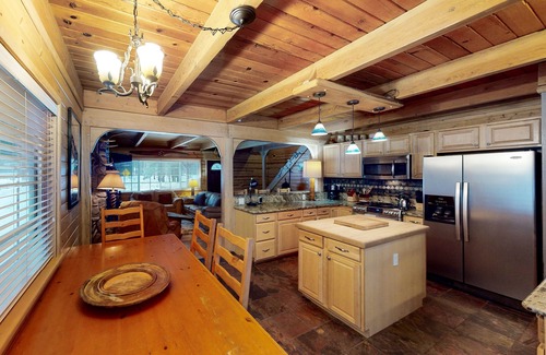 Bijou Park Acres House | Inviting home with pool table - near Heavenly & beaches