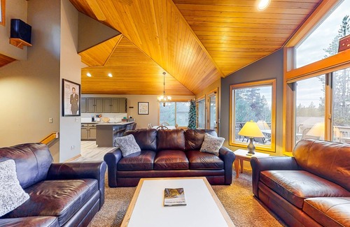 Deer Park House | Inviting house with hot tub, game tables, bikes, & partial mountain view