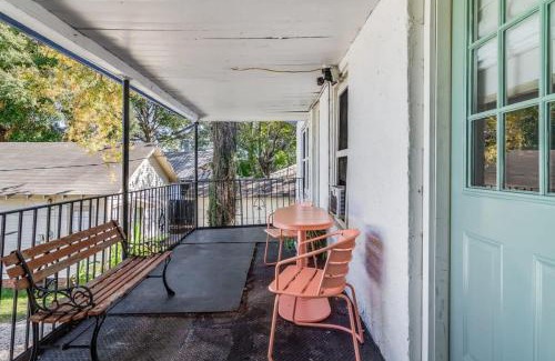 Freetown - Port Rico House | Inviting Lafayette Room - Friendly Shared Home