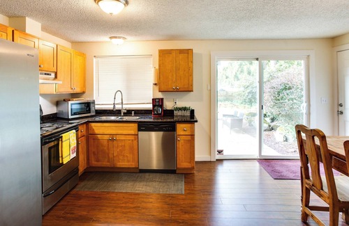 Riverbend House | Inviting North Bend Home: 21 Miles to Ski Slopes!
