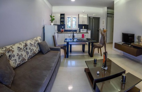 Arcoudi Apartment | Ionion Beach Apartment Hotel