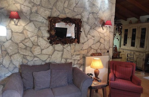 Kertezi House | Irene's Cottage House