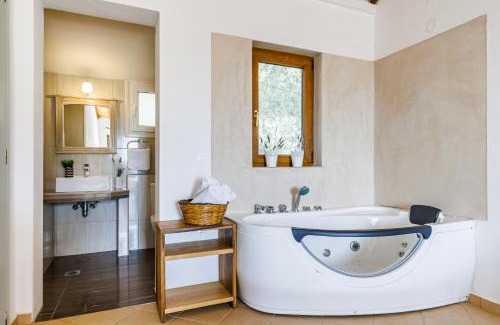 Stafylos Apartment | Irida House