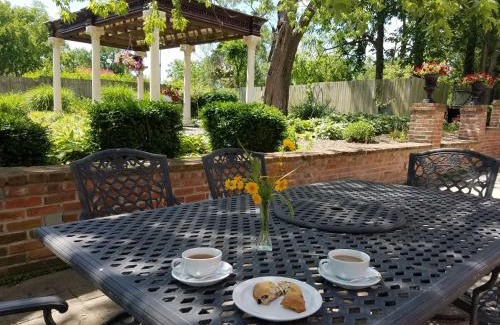 Blackwater Hotel | Iron Horse Hotel