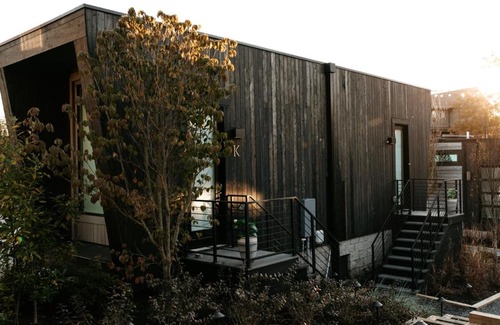 Rosebank Apartment | Ironwood Grove, Tiny House Hotel