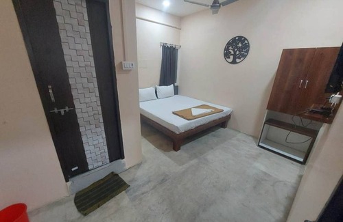 Nizamabad Hotel | iROOMZ City Lite Lodge